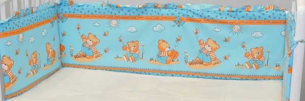 Защитный бортик в кроватку Евротек Мишка и Пчелка - голубой