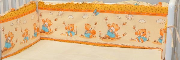 Защитный бортик в кроватку Евротек Мишка и Пчелка - желтый