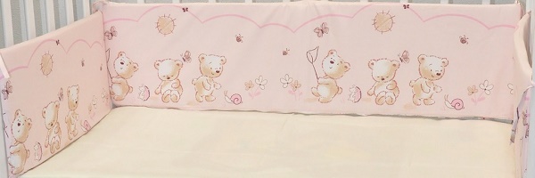 Защитный бортик в кроватку Евротек Мишки на прогулке - розовый