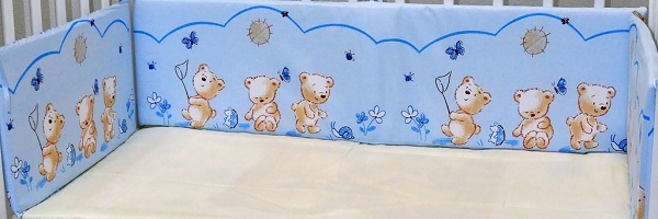 Защитный бортик в кроватку Евротек Мишки на прогулке - голубой