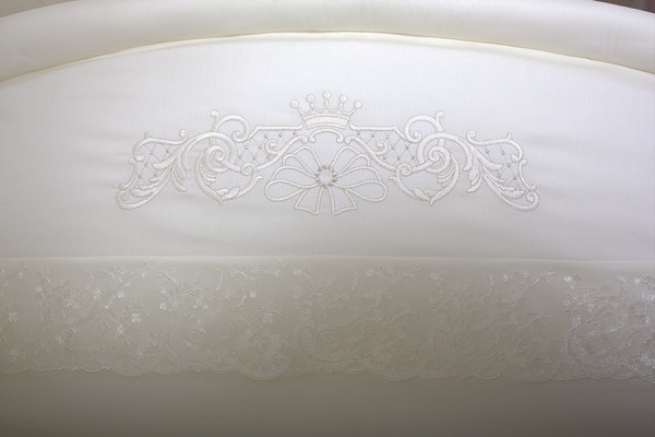 Конверт на выписку Lapetti Вензель - молочный