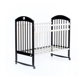 Детская кроватка Бамбини 18 колесо/качалка цвет/венге-слоновая кость - описание